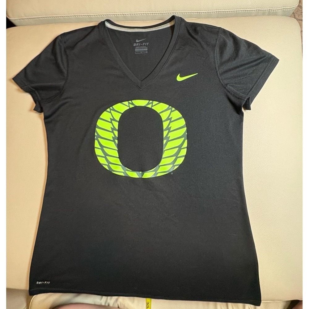 Women's LARGE Nike Oregon Ducks short sleeve v-neck black shirt. EUC.